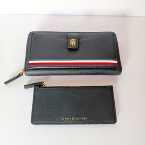 Rare Tommy Hilfiger Two-In-One Signature  Dark Blue Pebble Leather Wallet